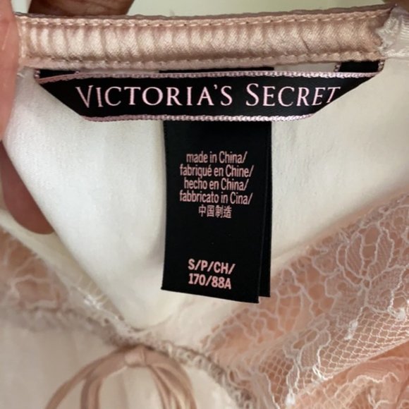 SOLD... VS Lace/Silky Lingerie Top NWOT S - Picture 7 of 9